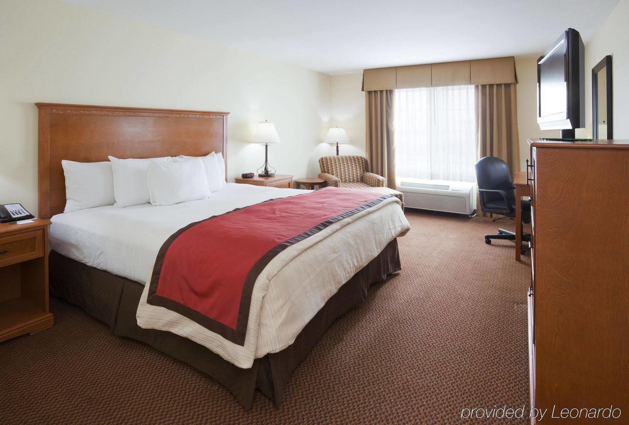 La Quinta By Wyndham Fargo-Medical Center Hotel Room photo